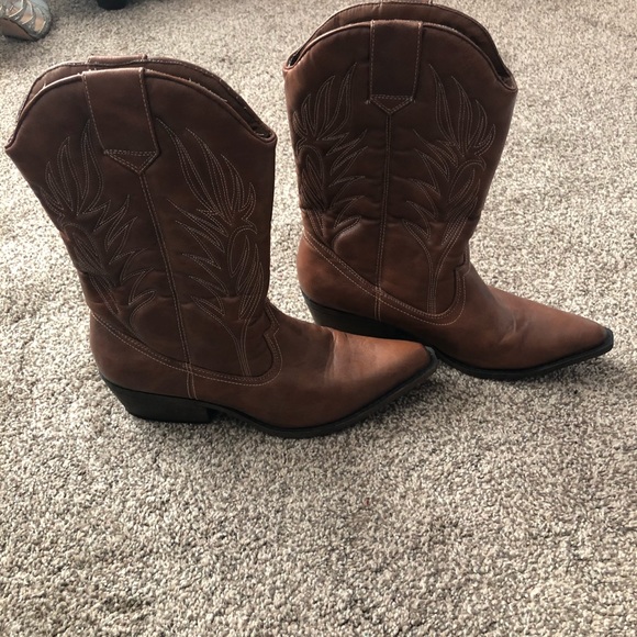 candies cowboy boots